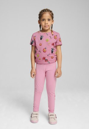 - Legginsy