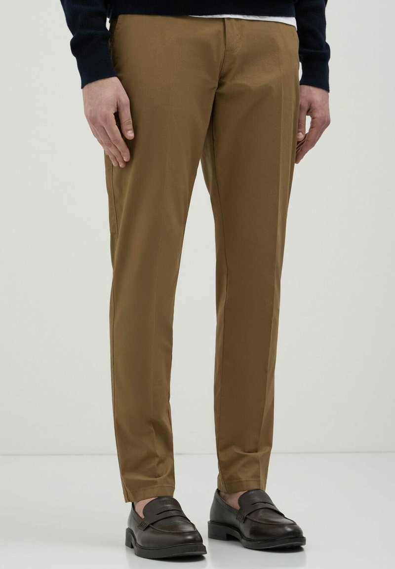 Calliope Chino - marrone