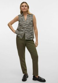 Vero Moda VMJESMILO ANKLE NOOS - Træningsbukser - khaki