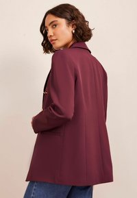 Friends Like These MILITARY - REGULAR FIT - Blejzr - red