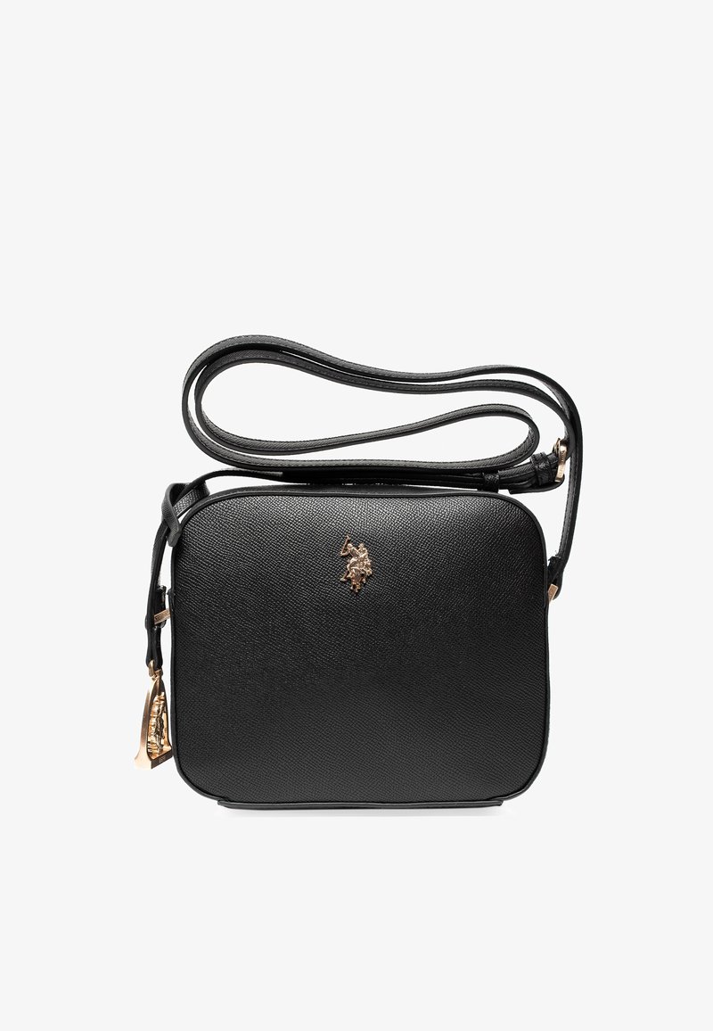 Schwarze Leder-Crossbody-Tasche mit strukturierter Oberfläche, goldenen Beschlägen und einem geprägten Emblem. Verfügt über einen abnehmbaren Schultergurt für Vielseitigkeit.