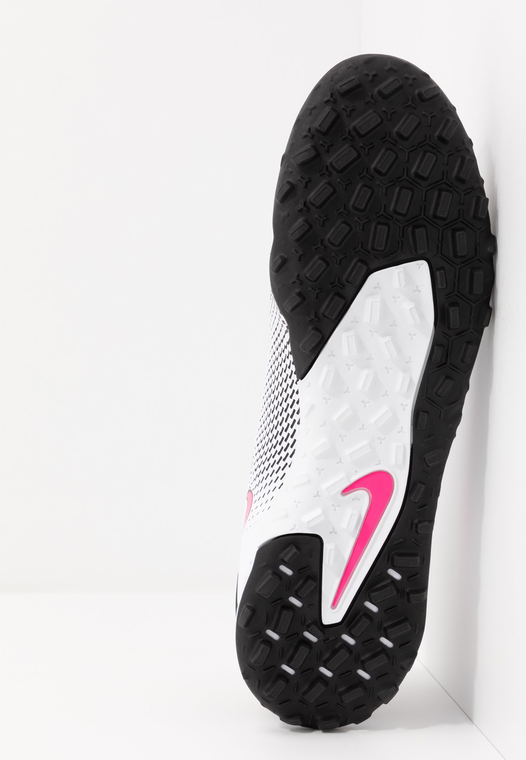 nike phantom astro turf trainers