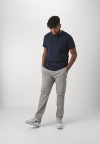Jack's Sportswear SUPERFLEX PANTS - Chino hlače - light grey