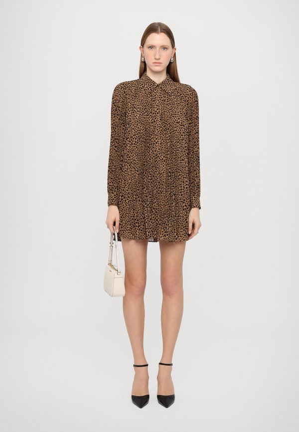 ALL OVER PLEAT - Shirt dress - cafe4