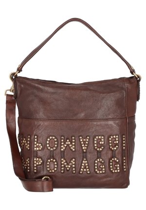 Borsa a tracolla in pelle marrone, con lettering borchiato sulla parte anteriore, superficie testurizzata e forma morbida.