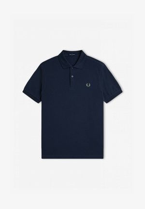 Marineblauwe polo shirt gemaakt van een katoenmix, met een klassieke kraag, een knoopsluiting met twee knopen en een klein groen logo op de borst.