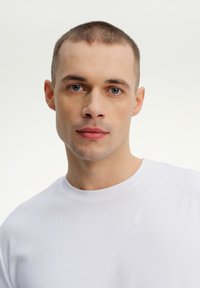 Elementy LUCA biały