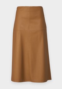 Ruskea mokkanahasta valmistettu midi-hame, jossa on suora siluetti, näkyvät saumat ja sivuventtiili. Sileä rakenne ja matta pinta.