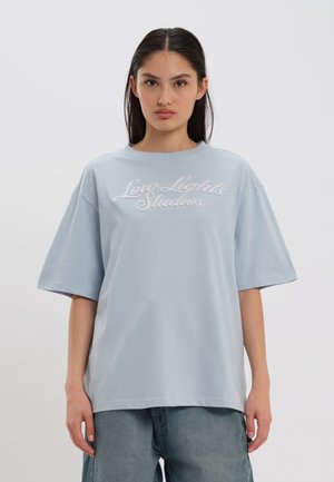 LOW LIGHTS STUDIOS®, SHUTTER - T-shirt con stampa - sky blue
