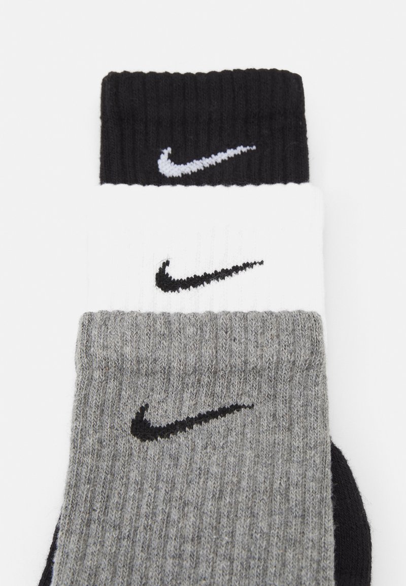 Nike Performance EVERYDAY CUSH CREW PACK Calcetines de deporte