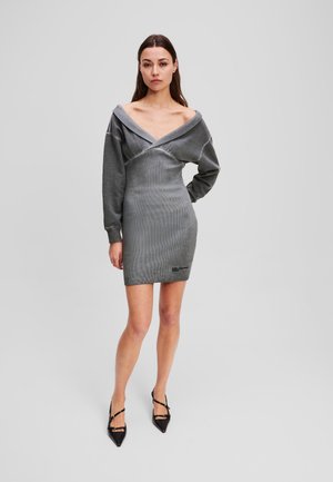 OFF-SHOULDER DRESS - Robe pull - monument