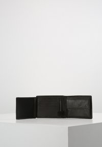 Strellson OXFORD CIRCUS BILLFOLD - Denarnica - darkbrown