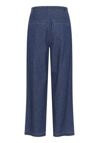 Rovné nohavice z tmavomodrého denimu s hladkým povrchom, dvoma zadnými vreckami a pásom s pútkami na opasok.