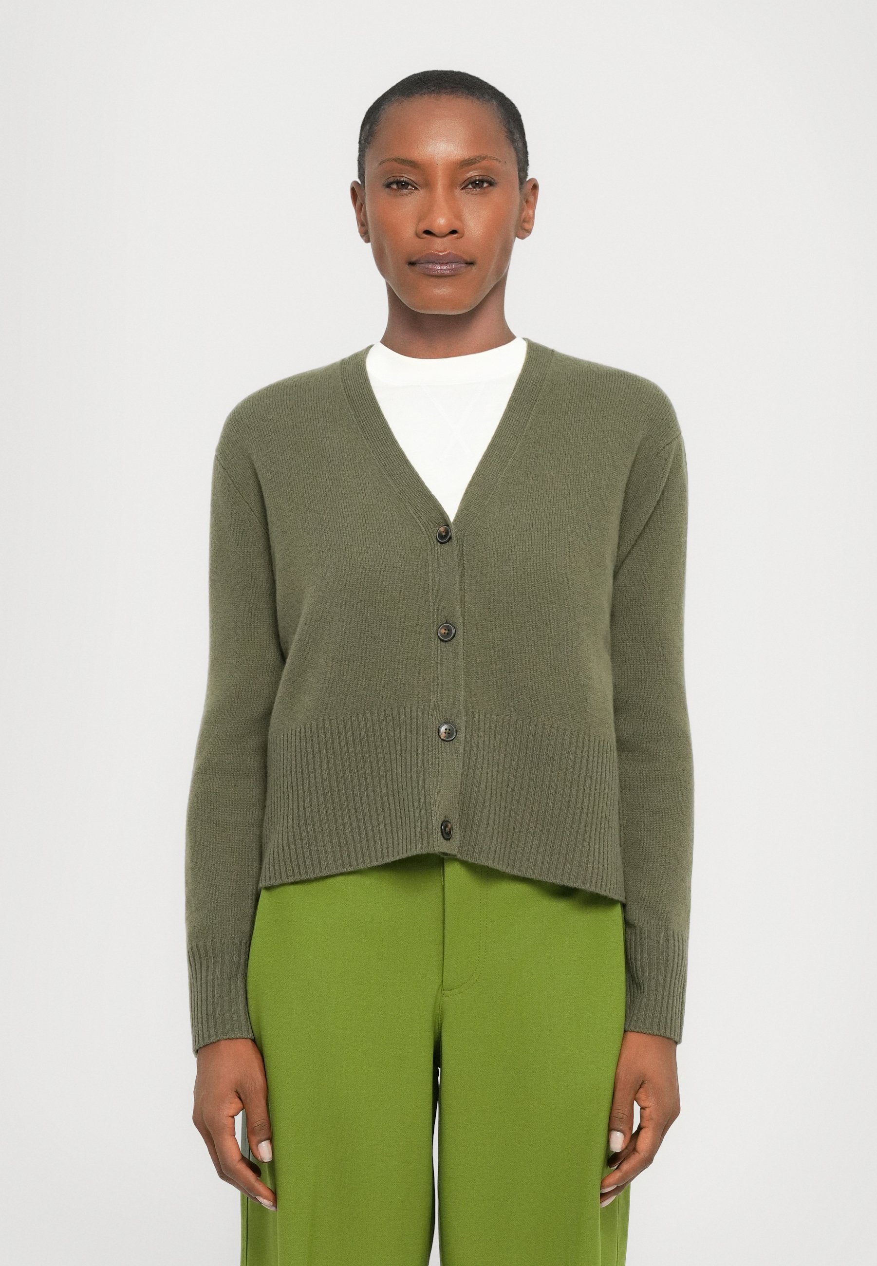 ＜6(ROKU)＞WOOL WAPPEN V NECK CARDIGAN 6(ROKU)♡WOOL WAPPEN V NECK CARDIGAN 【公式通販】