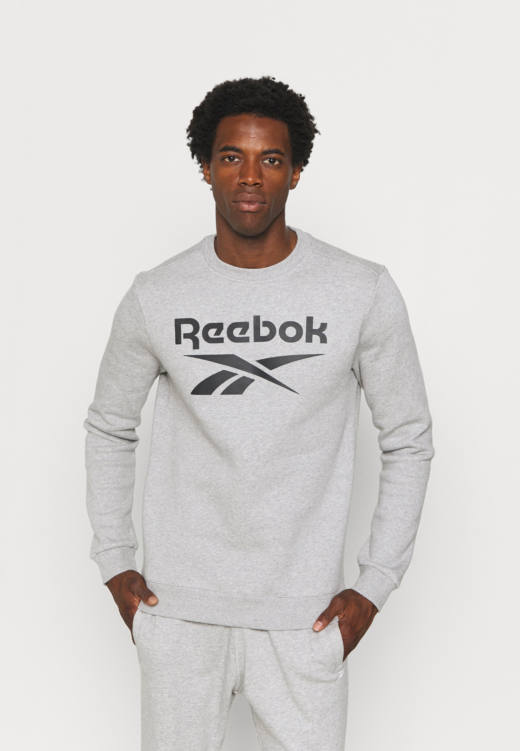 felpa reebok