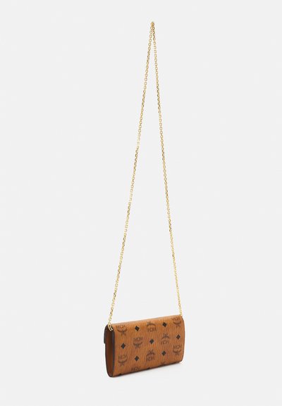 MCM TRACY FLAP WALLET  - Portemonnee - cognac