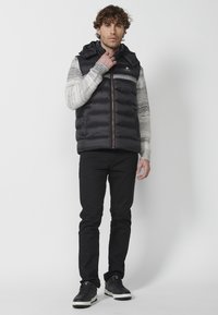 Koroshi Strukirani kaput - black