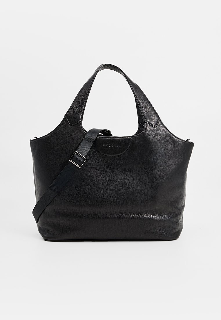 Schwarze Ledertasche mit zwei kurzen Griffen und einem abnehmbaren, verstellbaren Gurt; glatte Textur und minimales Zubehör.
