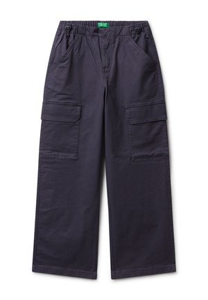 Pantaloni cargo a gamba larga grigio scuro con vita elasticizzata, regolatori di tensione, tasche laterali e tasche a patta su ciascuna gamba.