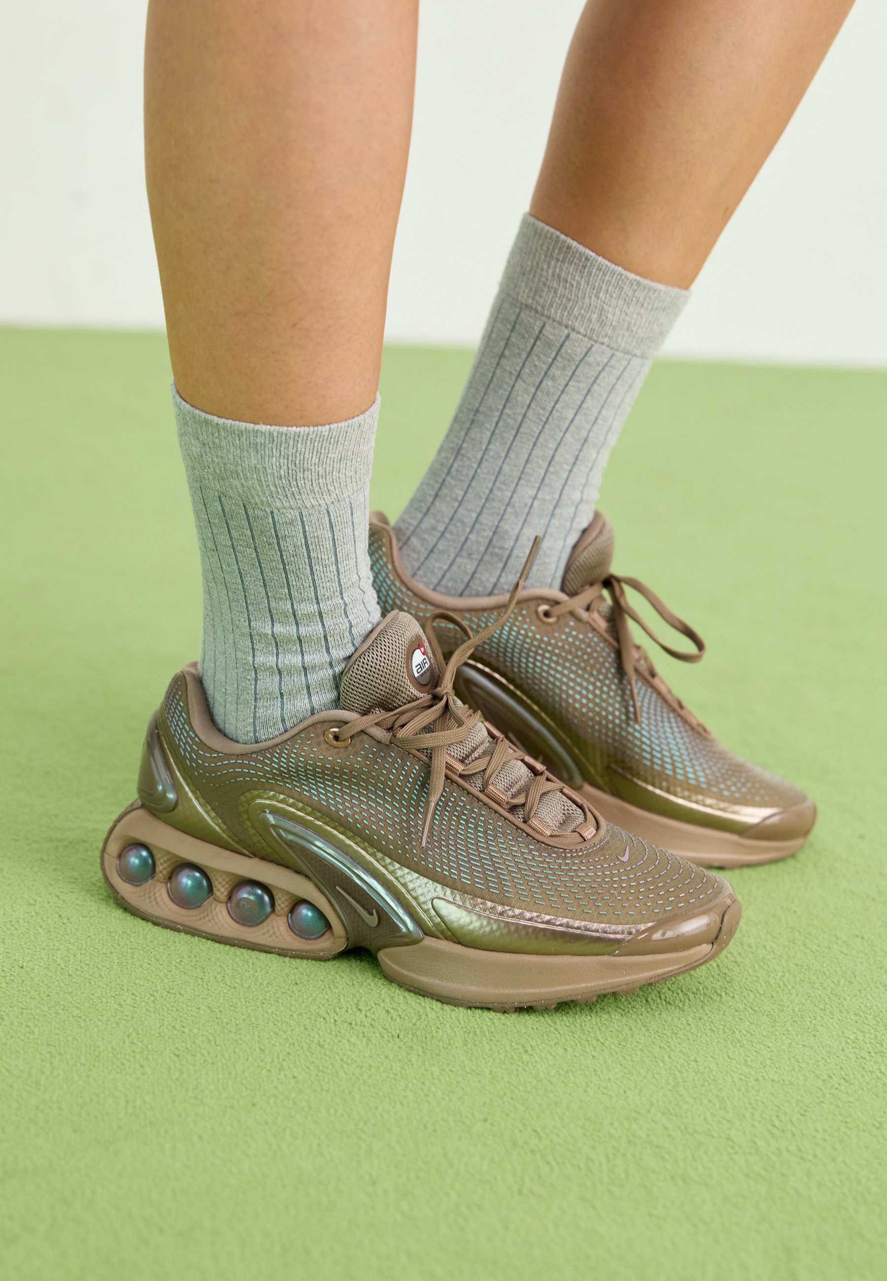 Nike Sportswear AIR MAX - Sneakers basse - mink brown