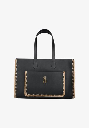 Černá kožená taška s béžovým prošitím, dvojnásobnými rukojeťmi, přední kapsou a zlatým propleteným logem MS na kapse.