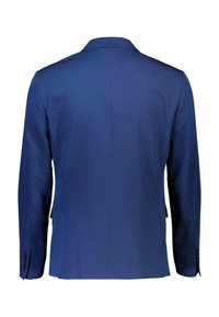 Granatowa marynarka garniturowa o dopasowanym kroju, z pojedynczym rozcięciem i mankietami na trzy guziki; gładka faktura i usztywniony kształt.