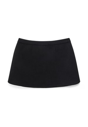 Juodas mini sijonas, pagamintas iš sklandžios medžiagos, su lygia liemens juosta, dviem priekine siūlėmis ir šiek tiek praplėsta apačia.