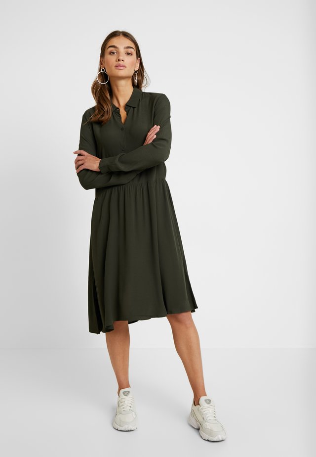 BINDIE DRESS - Robe chemise - racing green