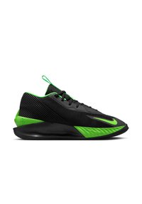 Zwarte sportschoenen met een gestructureerde mesh bovenzijde, groene accenten en een slanke zool, met een gebogen ontwerp en decoratieve stiksels.
