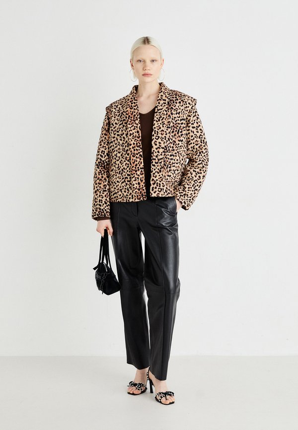 PCSAROLINE SHORT JACKET - Light jacket - tannin3