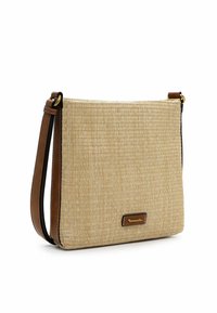 Borsa tessuta beige di forma rettangolare e liscia, con accenti in pelle marrone e un piccolo logo metallico sul davanti.