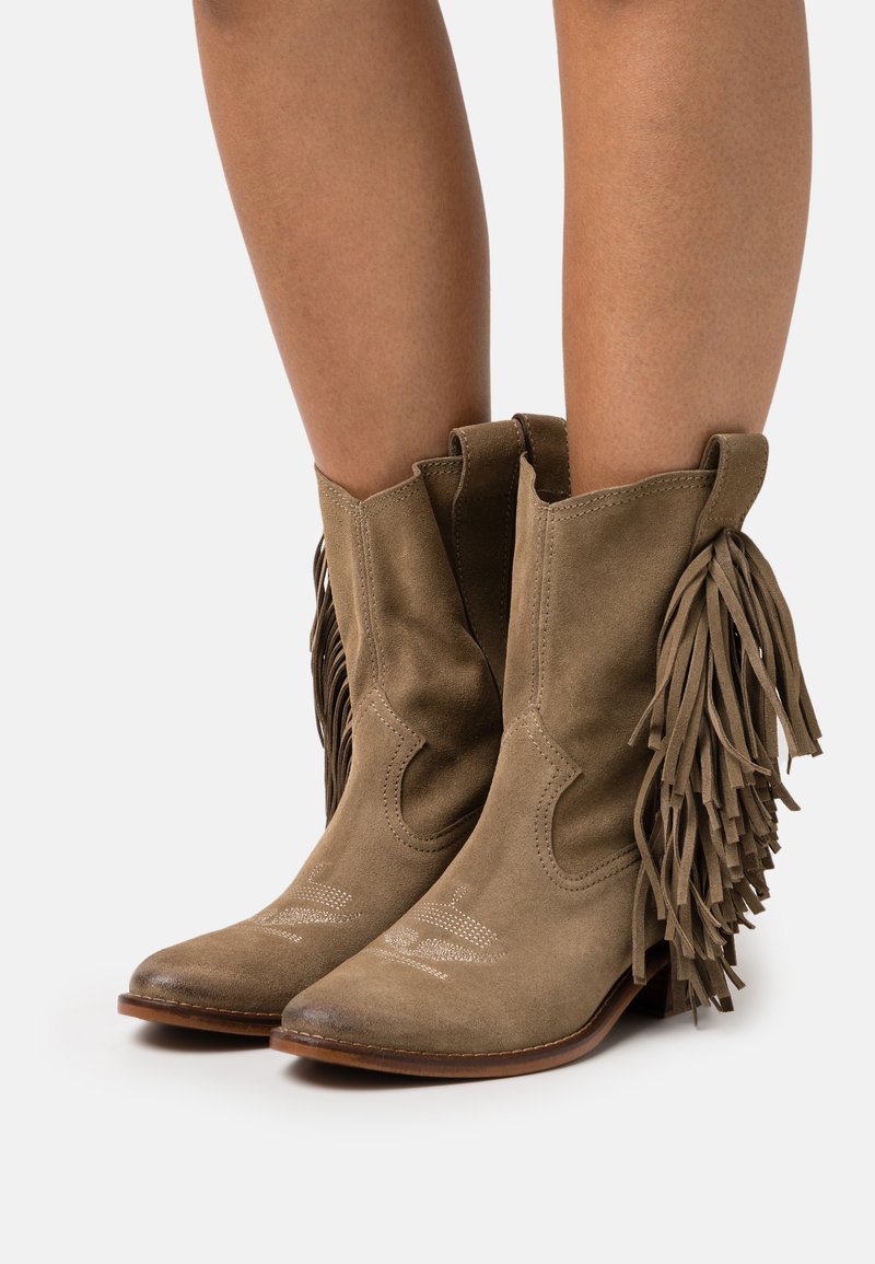 Zadig & Voltaire PILAR HIGH STRAP FRING Cowboy/biker ankle boot