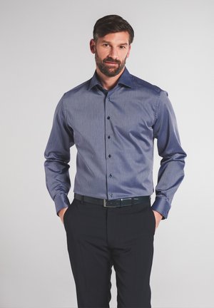 MODERN FIT - Chemise classique - flieder/dunkelblau