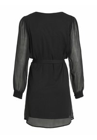 Robe noire à manches longues transparentes, taille cintrée et encolure arrondie. Le tissu a une texture lisse et une silhouette fluide.