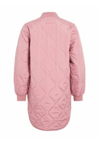 Roza prešita jakna z vzorcem valov, rebrastimi manšetami in zaobljenim robom, izdelana iz gladkega, lahkega blaga.