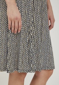 Fransa FRAmdot - A-snit nederdel - black, white
