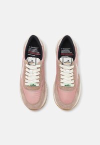 MOA - Master of Arts Sneakers - pink