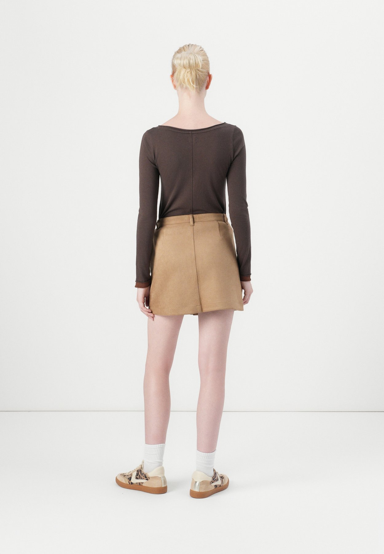 ONLAMAZING-STINA Short
