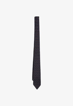Corbata de color azul marino con un patrón repetido de pequeños motivos en forma de cuadrado en naranja y azul claro.