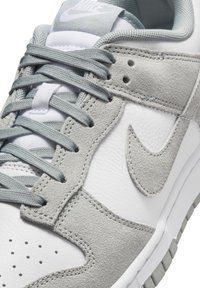 Nike Sportswear DUNK LOW RETRO SE / - Zapatillas - white light pumice