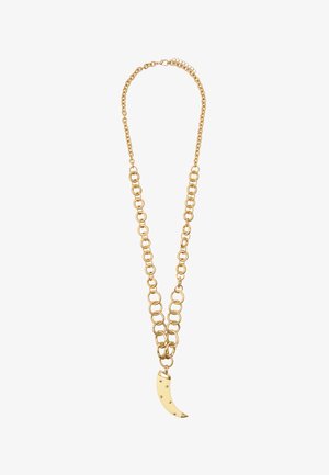 Złoty naszyjnik z łańcuszkiem, posiadający duże okrągłe ogniwa oraz półksiężycowy wisiorek o gładkim, jasnym wykończeniu i małych ćwiekach.