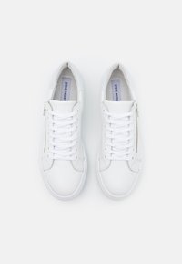 Steve Madden OLIVERO - Sapatilhas - white