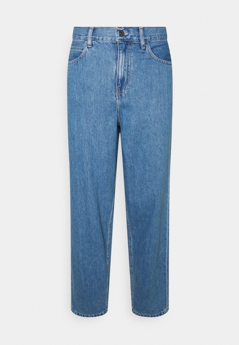 Jean en denim bleu à taille haute, coupe droite, avec bouton frontal, fermeture éclair, passants pour ceinture et poches avant.
