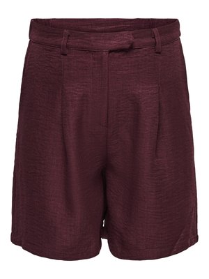 ONLY Carmakoma BERMUDA SHORTS CARBAY NORMAL GESCHNITTEN BERMUDA SHORTS - Shorts - winetasting