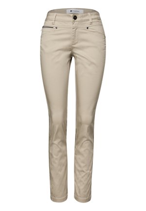 Beige Slim-Fit-Hose mit vorderem Knopf und Reißverschluss, zwei Vorder Taschen und Gürtelschlaufen, auf weißem Hintergrund dargestellt.