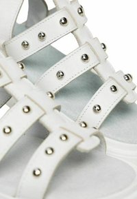NeroGiardini Sandali - bianco