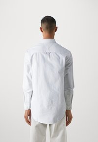 Thumbnail Image 3