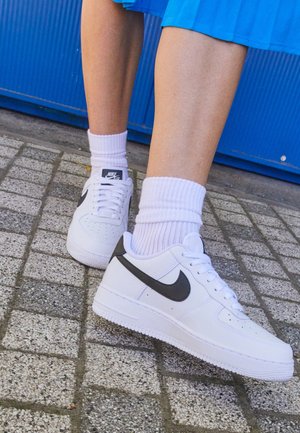 Sneakers - white
