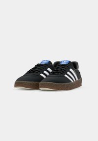 adidas Originals MONTREAL UNISEX - Sneakers low - core black/footwear white