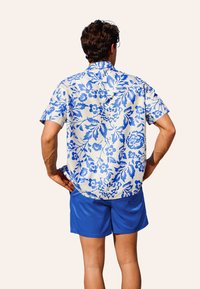 Cupshe VIBRANT FLORAL BUTTON DOWN - Camicia - blue